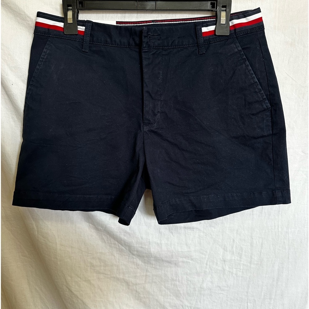Tommy Hilfiger  Flex 5” classic short size 8